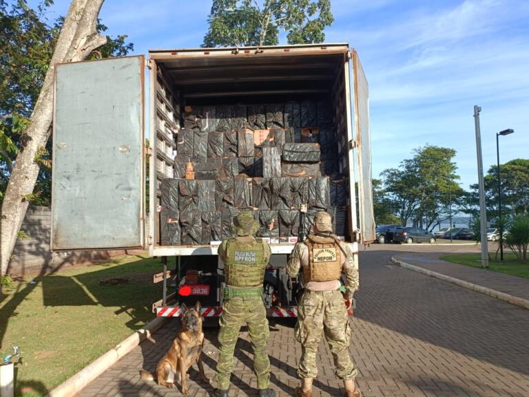 Caminhão carregado com 32,5 mil pacotes de cigarro é apreendido em Nova Santa Rosa