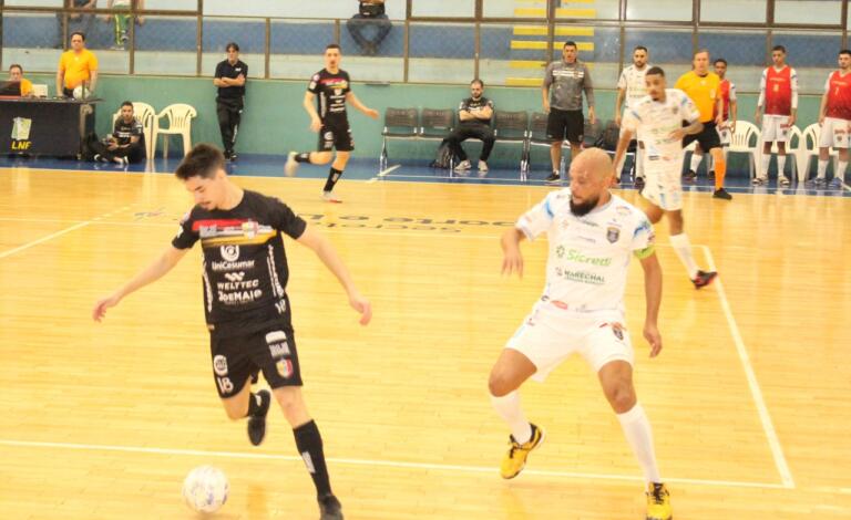 Marechal goleia Blumenau e mantém sonho de classificação na Liga