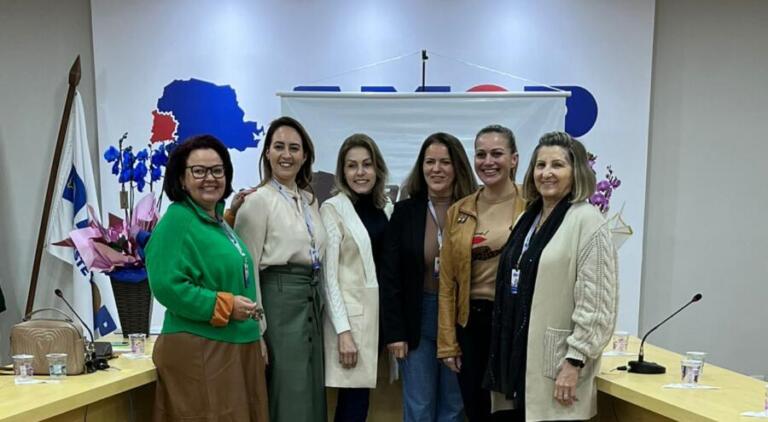 Primeira-dama de Santa Tereza do Oeste assume presidência da Adamop