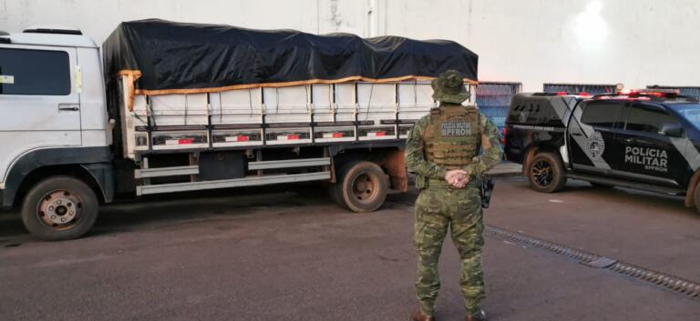 Caminhão carregado com 7,5 mil pacotes de cigarros contrabandeados é apreendido em Toledo