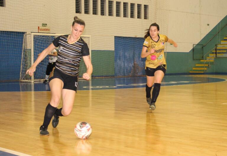 Firmeza vence Jaclani no fim e garante 1º lugar no feminino; Desafios e Elite vencem no masculino