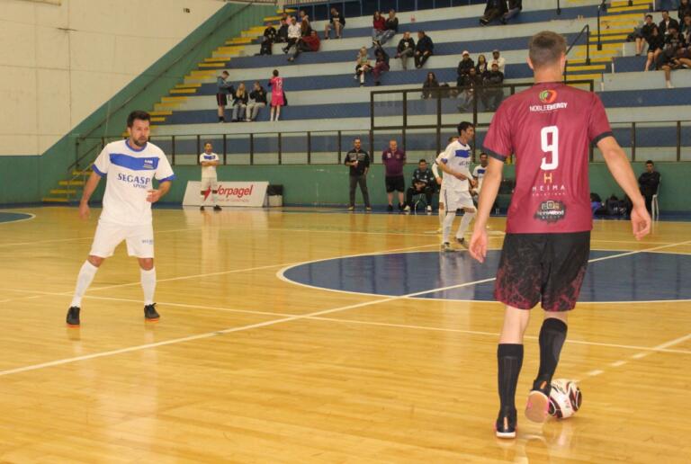 Espectro Norte surpreende e elimina Domus Telecom/AABB do Municipal; G7 Barber goleia