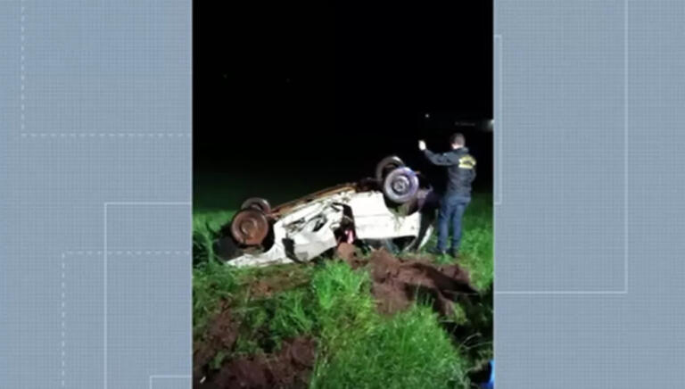 Professora e filha de 2 anos morrem após acidente em entrada rural