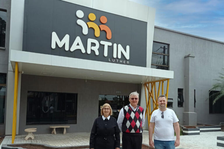 Presidente da IECLB faz visita ao Colégio Martin Luther
