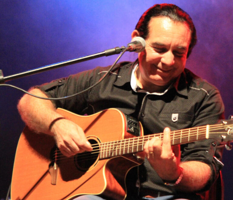 Circuito Cultural Sesi 2022 traz Tom Brasil à região Oeste