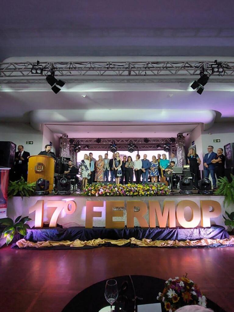 Etapa de Medianeira classifica novos cantores para Finalíssima do Fermop