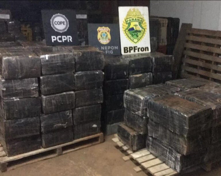 Quase duas toneladas de maconha são apreendidas em porto clandestino no Lago de Itaipu