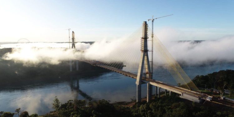 União dos dois lados da Ponte da Integração deve acontecer na quarta-feira