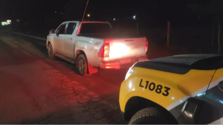 Dois adolescentes são apreendidos com caminhonete roubada em Guaíra