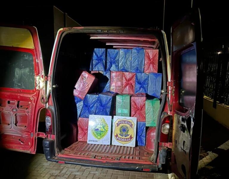 Motorista foge da polícia e abandona veículo carregado com contrabando em Porto Mendes