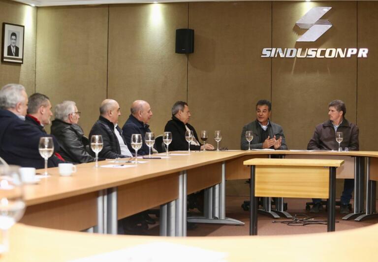 Sinduscon ouve as propostas de Beto Richa