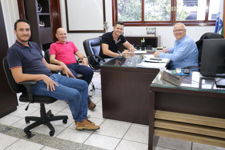 Governo de Pato Bragado vende área cedida à Unioeste no interior do município