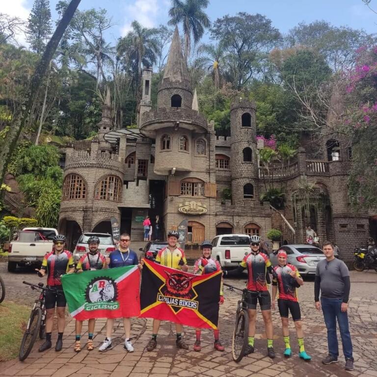 Ciclistas rondonenses passam por 13 municípios e completam 300 quilômetros em 16 horas de pedal