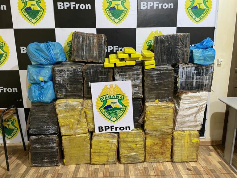 Meia tonelada de maconha é apreendida pelo BPFron em casa abandonada em Guaíra