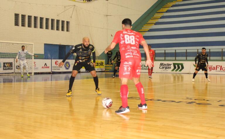 Marechal goleia Palmas em confronto direto pela permanência na Série Ouro