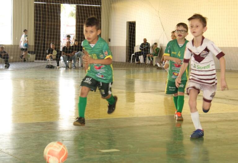 Copa Karl Schmidt retorna com sete partidas neste sábado