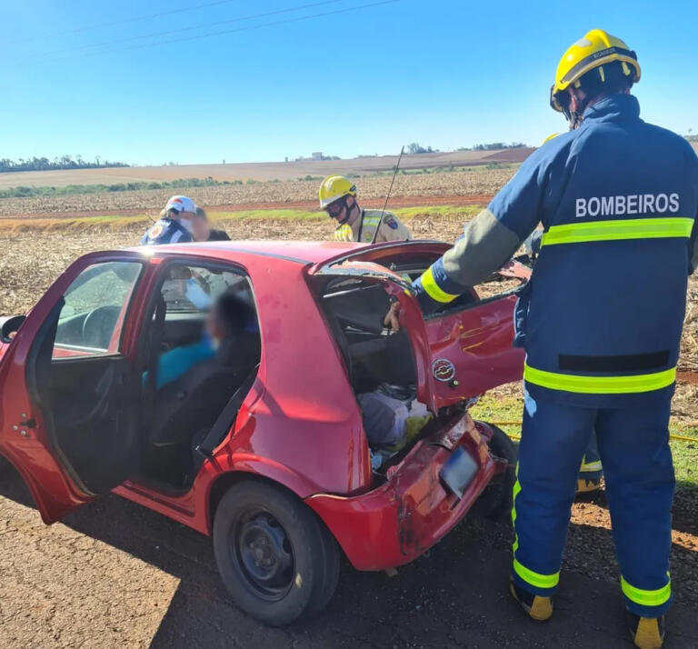 Engavetamento envolvendo dois carros e uma caminhonete fere uma pessoa entre Toledo e Maripá