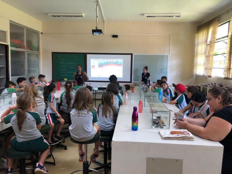 Projeto da Unioeste convida crianças a descobrirem o que acontece sob os nossos pés