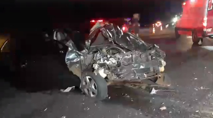 Grávida morre e criança de seis anos quebra as duas pernas em acidente na BR-277