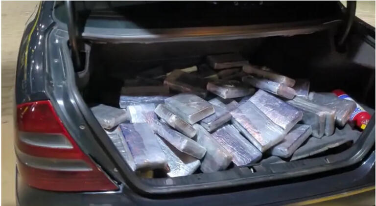 Motorista paraguaio é preso com 67 quilos de cocaína em Cascavel