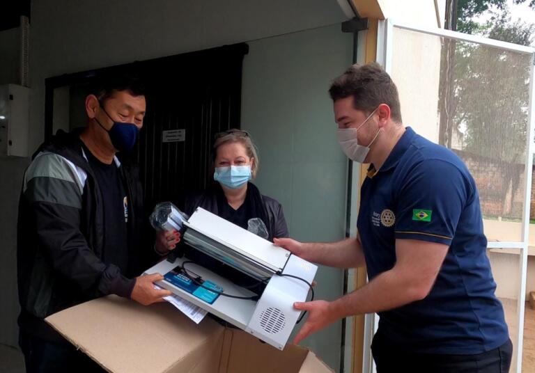 Rotary 25 de Julho doa equipamento ao Lar Rosas Unidas