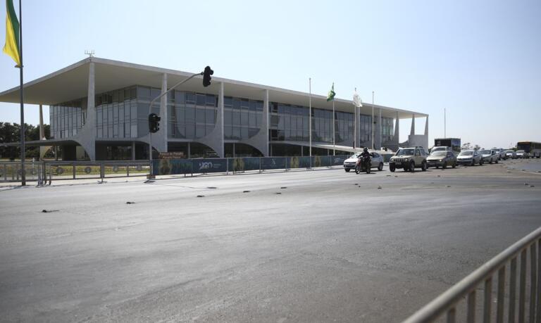 Ao vivo: acompanhe o desfile de 7 de Setembro em Brasília