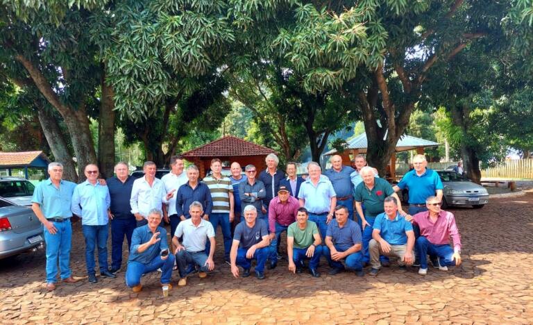 Formandos de 1979 a 1981 do Colégio Agrícola de Foz do Iguaçu realizam encontro em Santa Helena