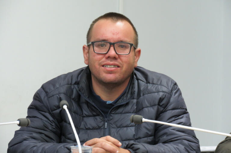 Gordinho do Suco cobra reforma do parque infantil da Praça da Católica