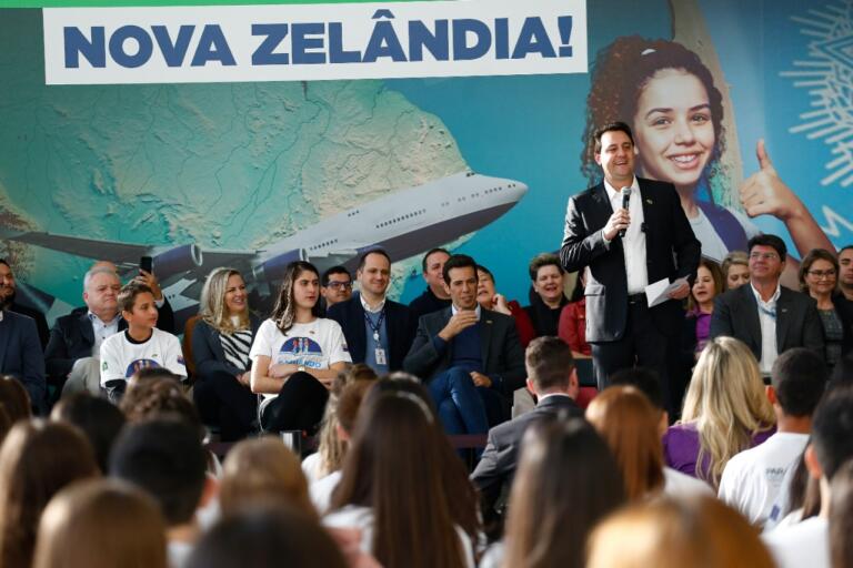 Estudantes do Paraná ganharam o mundo, da América do Norte à Oceania