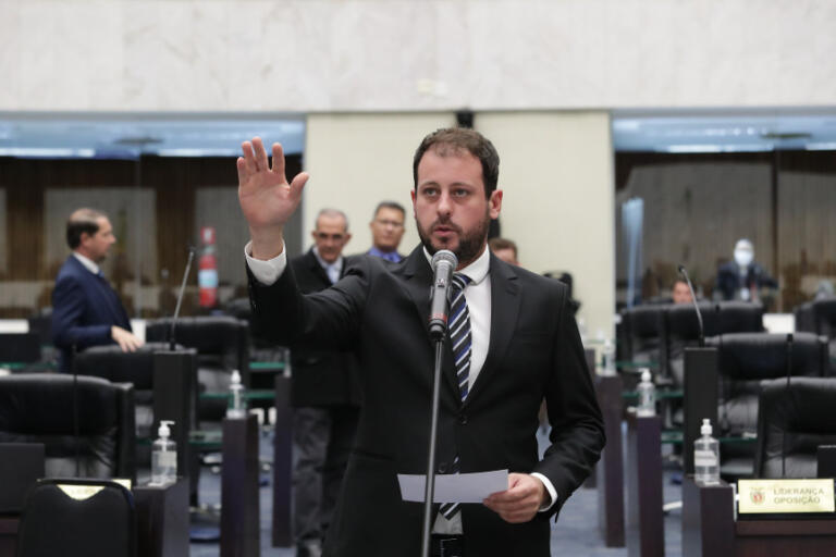 Natan Sperafico assume mandato de deputado na Assembleia Legislativa