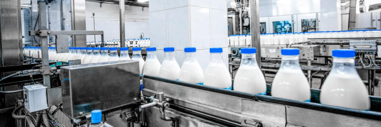 Valor de referência do leite despenca 17% em agosto, aponta Conseleite-PR