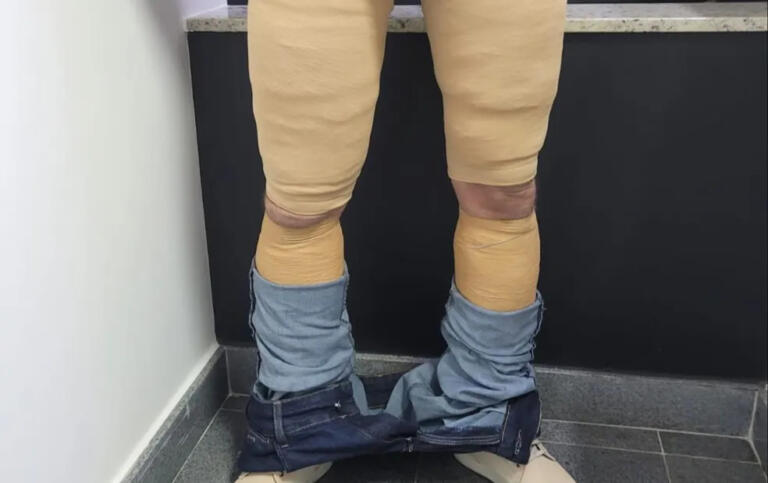 Paraguaio que viajaria para Paris é preso com 1,9 quilo de cocaína amarrada às pernas em Foz do Iguaçu