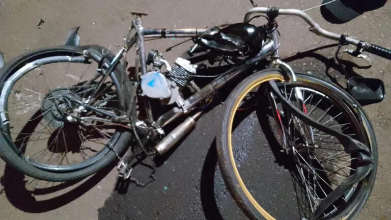 Acidente entre motocicleta e ônibus mata dois adolescentes na região Oeste