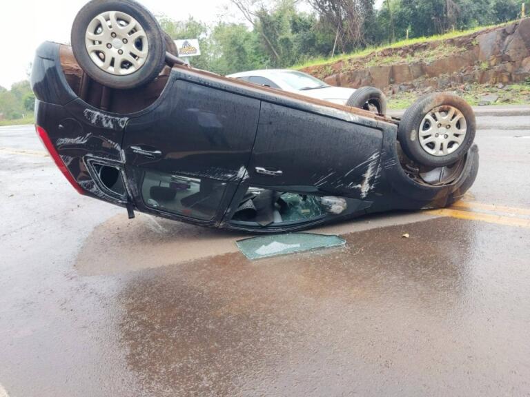 Capotamento de veículo é registrado entre Marechal Rondon e Curvado