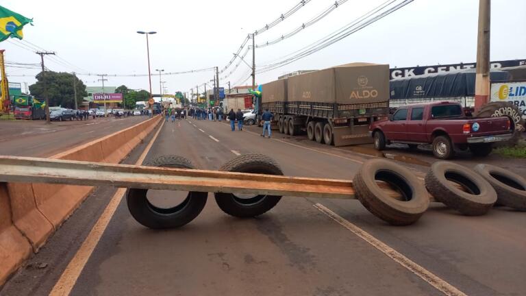 Moraes determina que polícias desbloqueiem estradas ocupadas ilegalmente em todo o país
