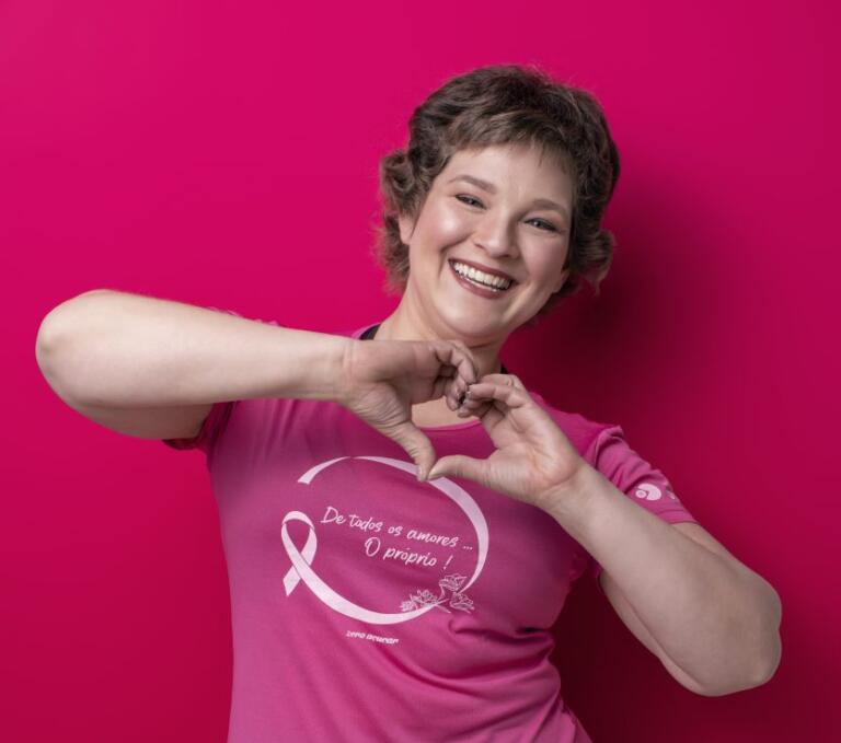 “Eu posso continuar chorando ou lutar contra isso”, conta paciente que teve câncer de mama