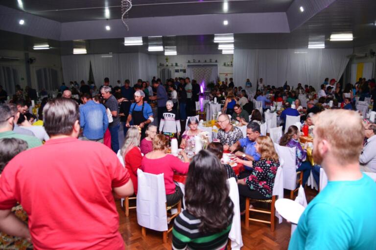 Café colonial de Pato Bragado abre programação da 22ª Oktoberfest