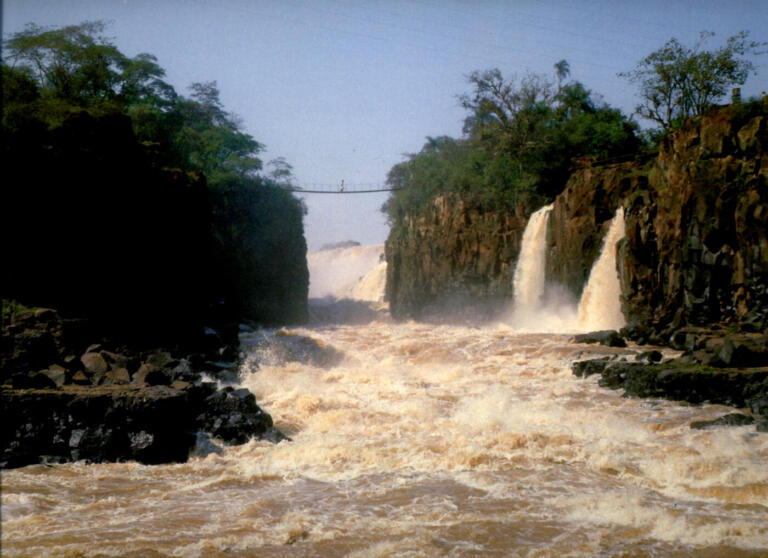 Há exatos 40 anos desapareciam as Sete Quedas em Guaíra