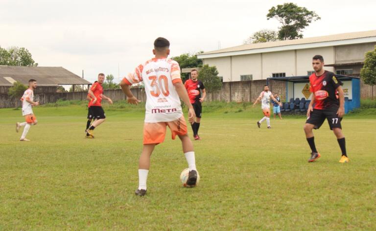 Guidi, Metafrio, Bom Jardim e On Notebooks avançam à semifinal do Campeonato AABB de Futebol Sete