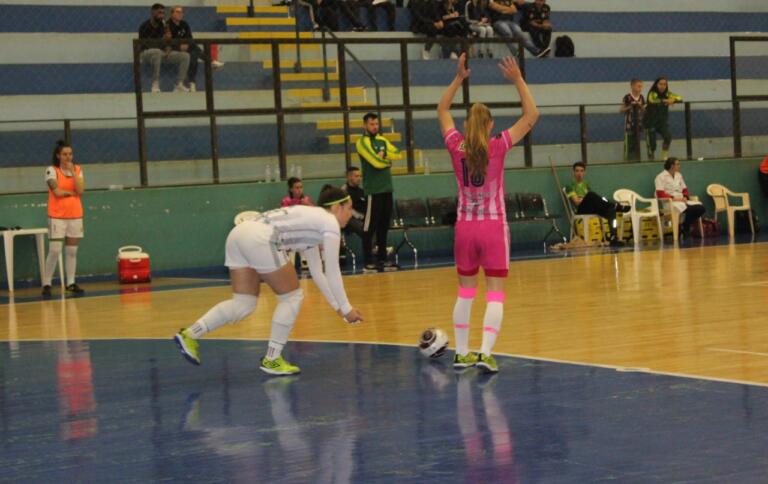 Goleada impiedosa sobre Maringá mantém AACC com chances na Copa União