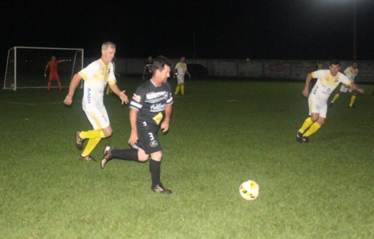 AABB e Clube Lira vencem no Municipal de Suíço Máster