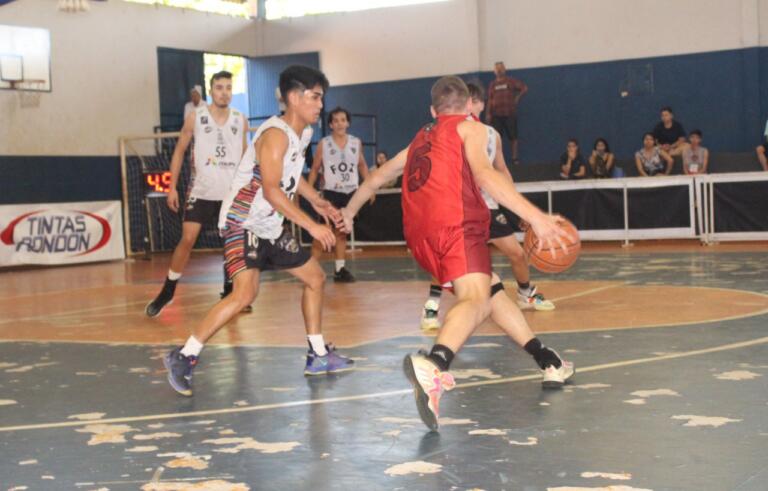 Abasfi/Foz do Iguaçu faz dobradinha no Circuito Itaipu de Basquete sub-17; veja a classificação