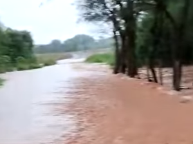 Rio transborda no interior de Marechal Rondon; veja vídeos