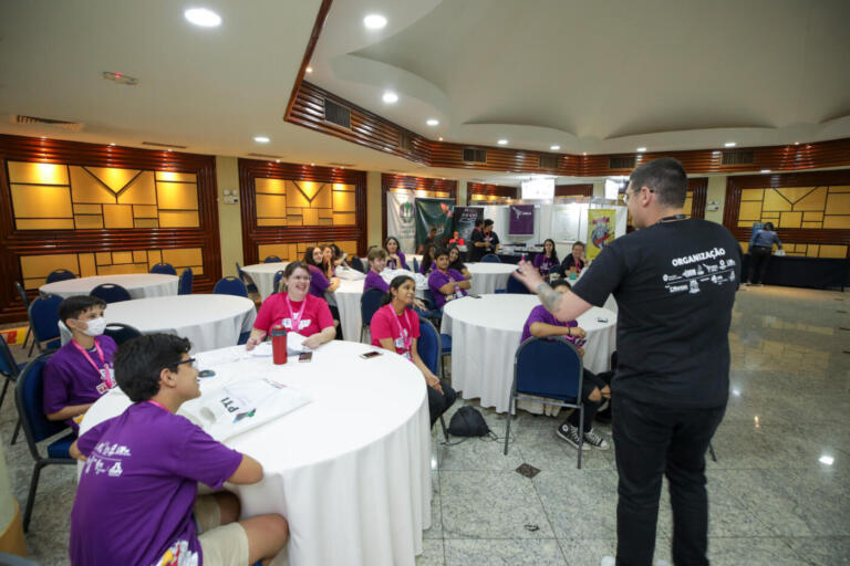 Hackateens 2022 desafia estudantes a desenvolverem ideias e soluções criativas para a educação