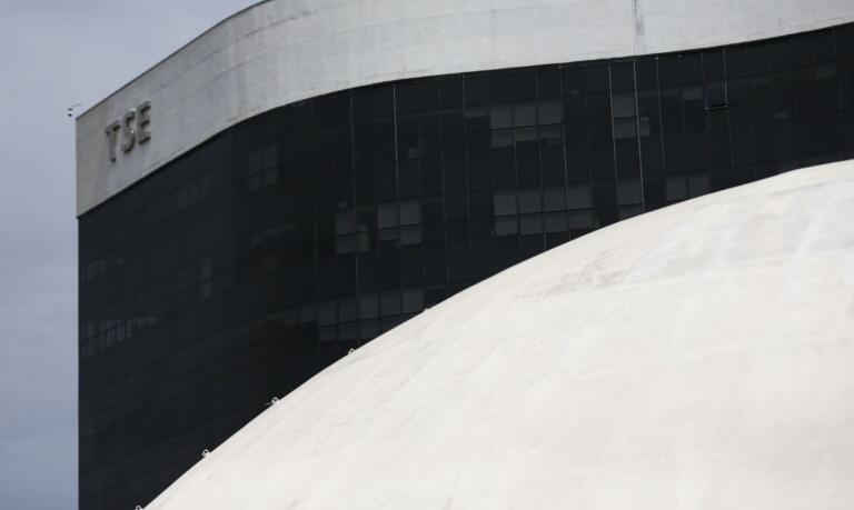 TSE concede a Lula 24 direitos de resposta contra Bolsonaro