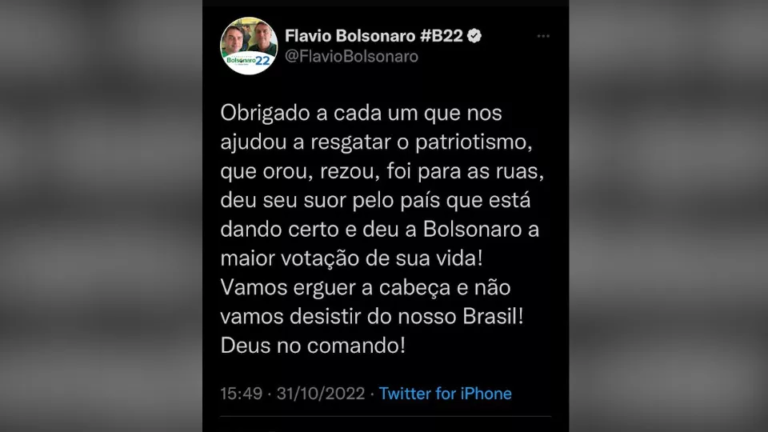 Filho de Bolsonaro se manifesta após pai perder eleição para presidente