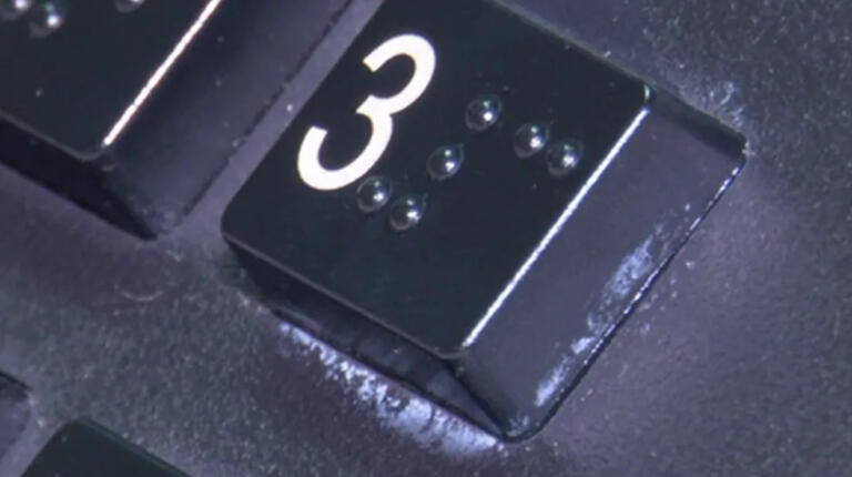 Eleitor suspeito de colar tecla 3 em urna em Toledo ainda não foi identificado