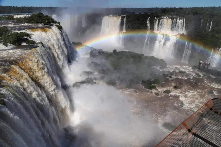 Parque Nacional do Iguaçu atinge 1 milhão de visitantes em 2022; local abriga as Cataratas do Iguaçu