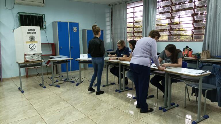 Justiça Eleitoral de Marechal Rondon estima que cada eleitor leve até três minutos na seção de votação