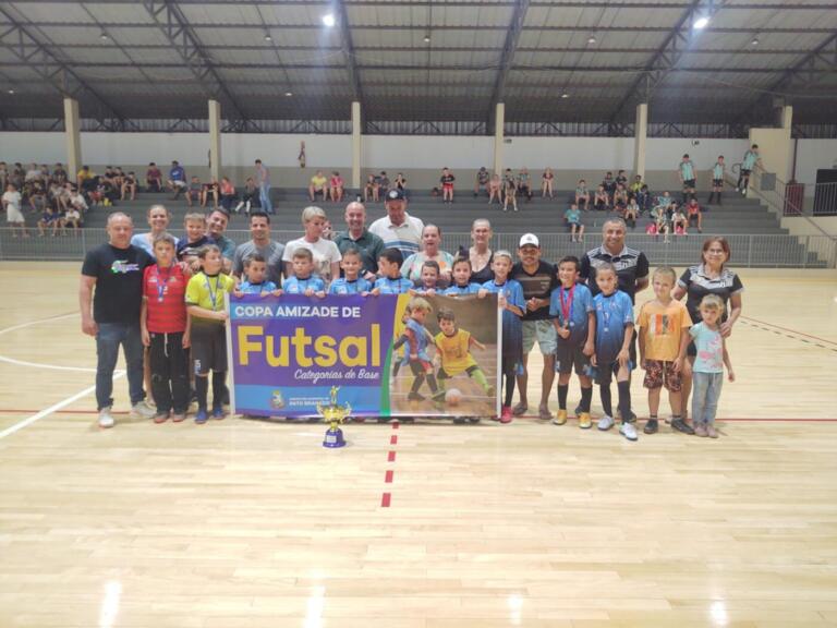 Equipes sub-09 e sub-14 conquistam 3º e 4º lugar na 3ª Copa Amizade de Futsal